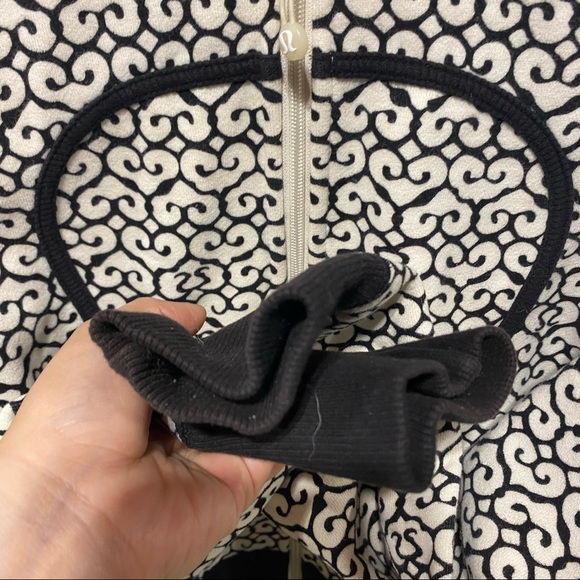 Lululemon Scuba Hoodie - Picture 5 of 6